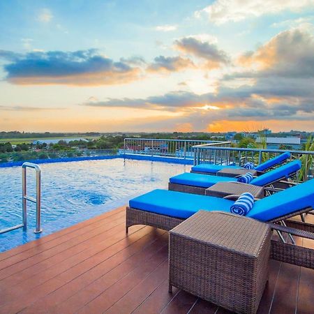 Kalasan Platinum Adisucipto Hotel & Conference Center מראה חיצוני תמונה
