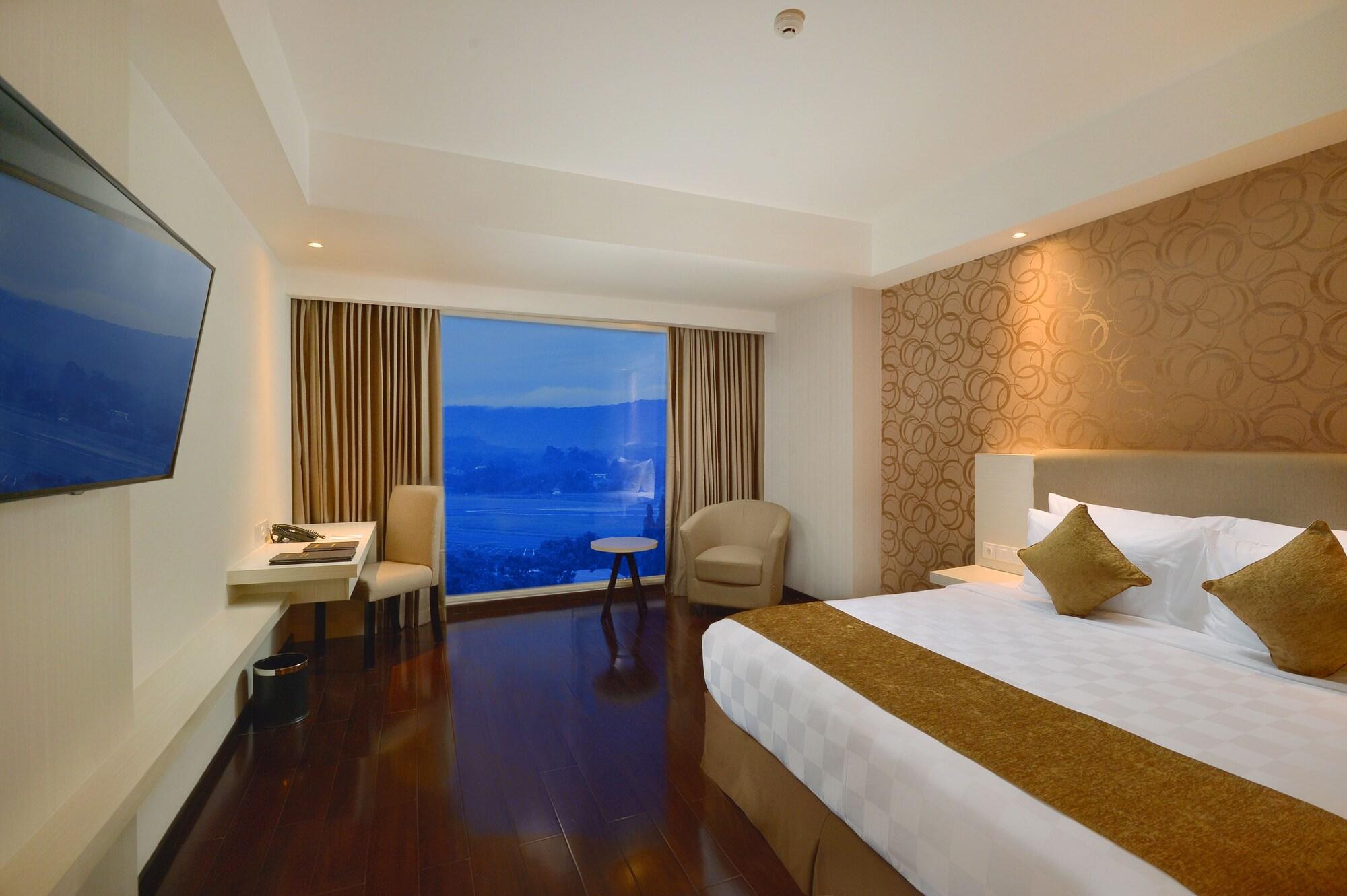 Kalasan Platinum Adisucipto Hotel & Conference Center מראה חיצוני תמונה