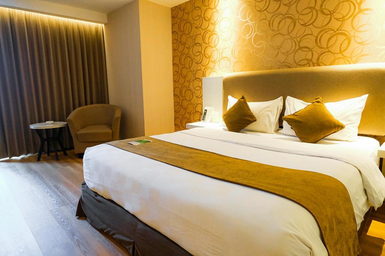 Kalasan Platinum Adisucipto Hotel & Conference Center מראה חיצוני תמונה