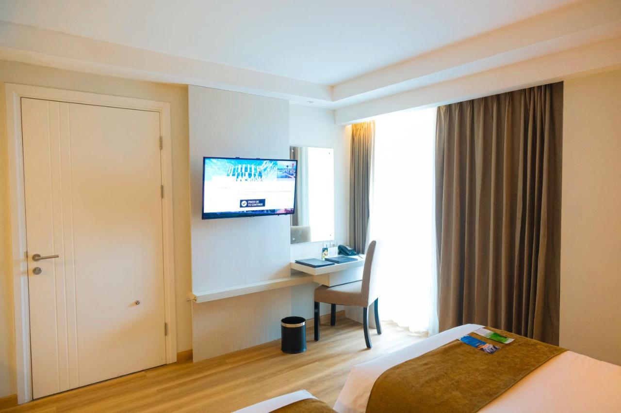 Kalasan Platinum Adisucipto Hotel & Conference Center מראה חיצוני תמונה