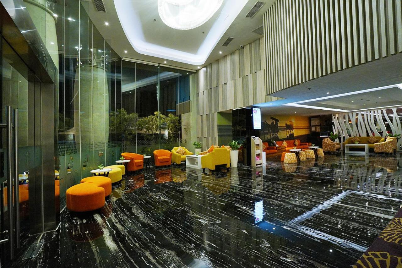 Kalasan Platinum Adisucipto Hotel & Conference Center מראה חיצוני תמונה