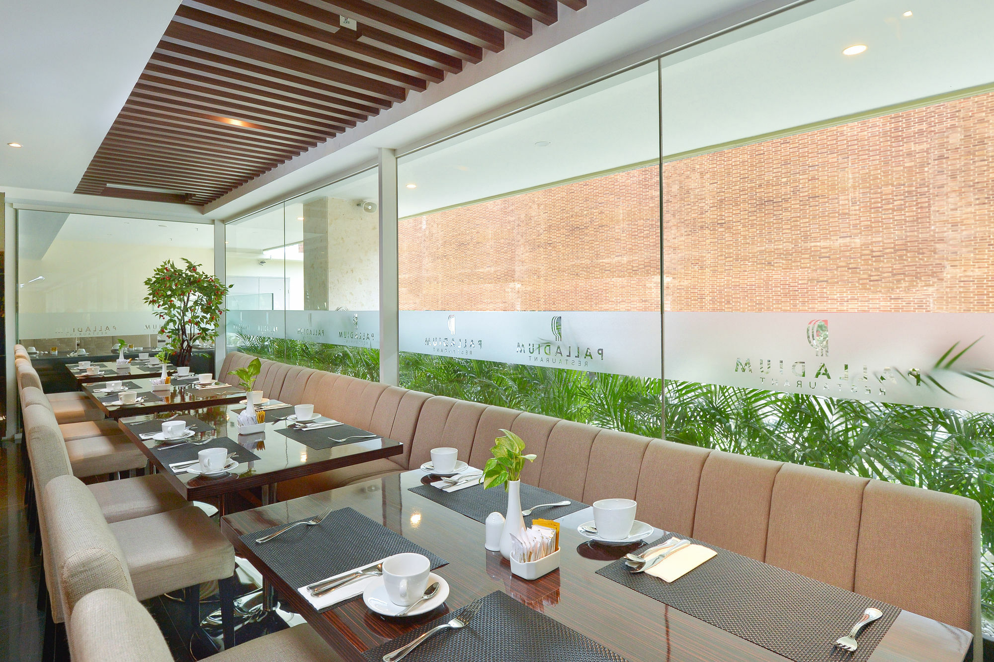 Kalasan Platinum Adisucipto Hotel & Conference Center מראה חיצוני תמונה