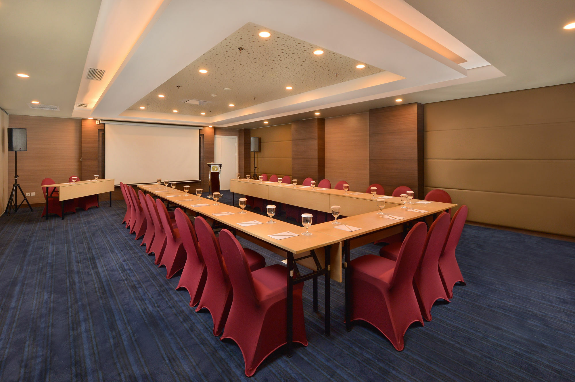 Kalasan Platinum Adisucipto Hotel & Conference Center מראה חיצוני תמונה