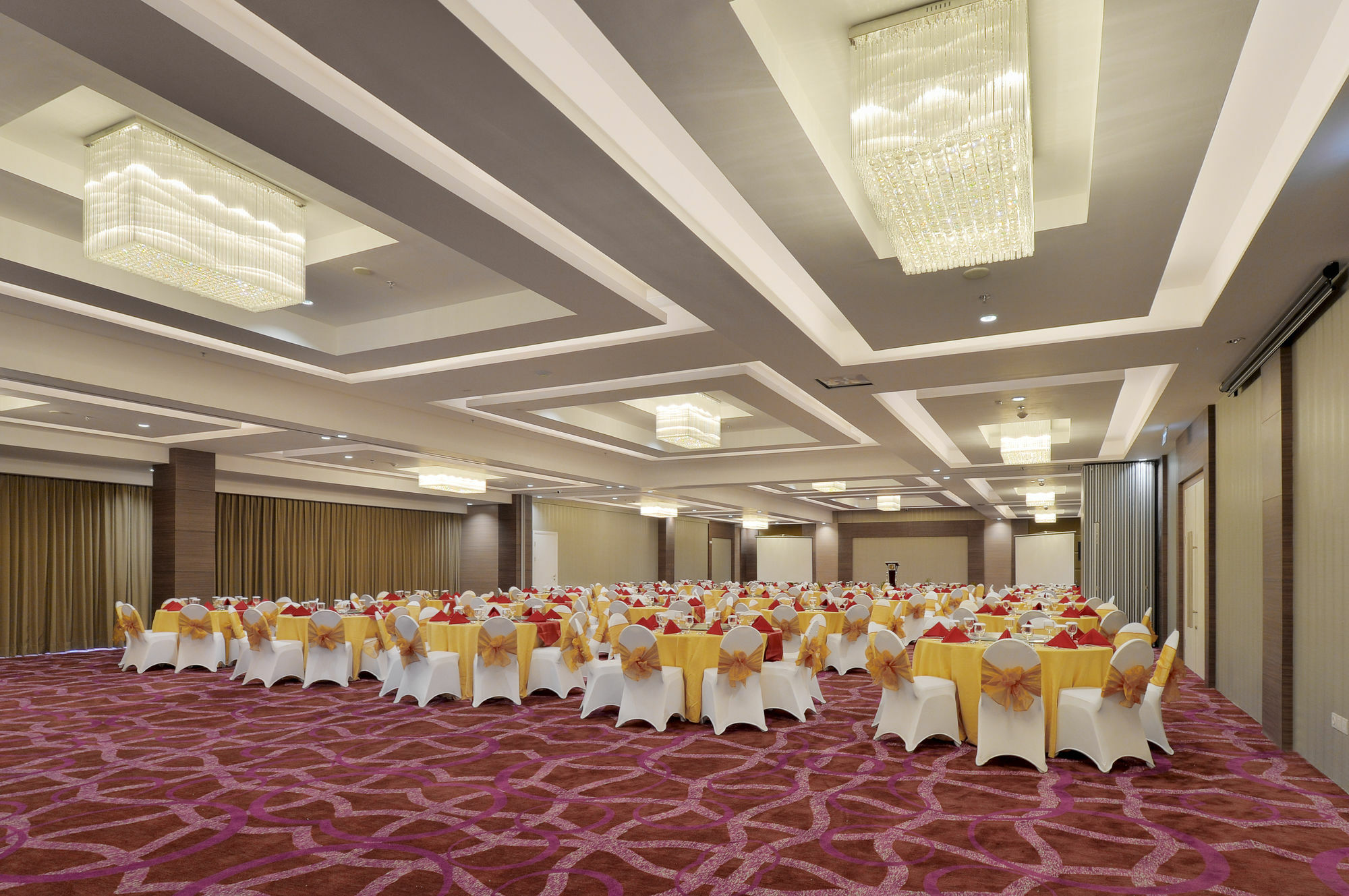 Kalasan Platinum Adisucipto Hotel & Conference Center מראה חיצוני תמונה