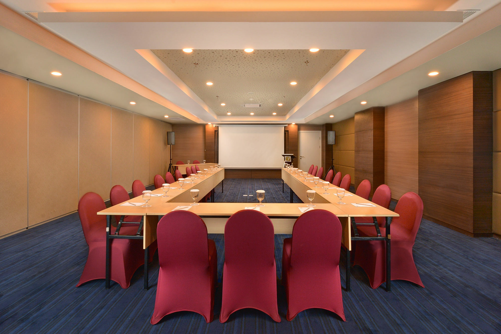 Kalasan Platinum Adisucipto Hotel & Conference Center מראה חיצוני תמונה